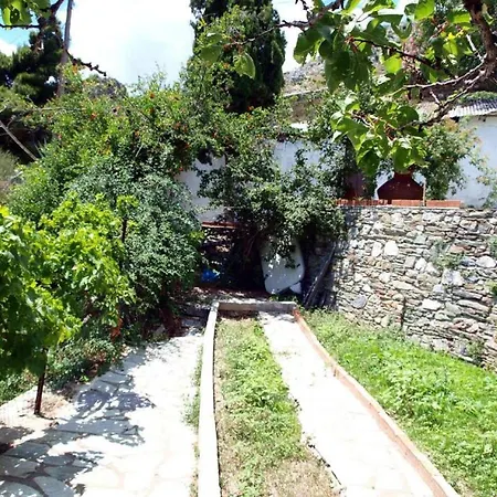 Apostolias Mansion *